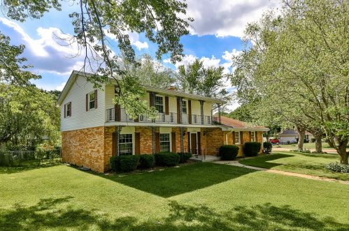 3338 Alta Vista Rd, Rockford, IL 61107-1249