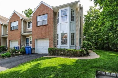 281 Shady Oak Ct, Piscataway, NJ 08854-3066