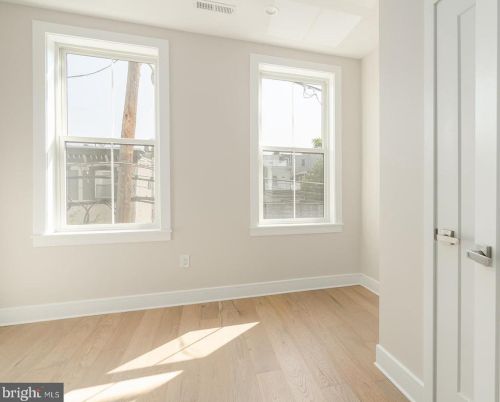 2302 Gordon St, Philadelphia PA 19132-4631 exterior