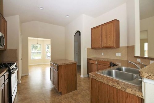 9948 Cassowary Dr, Conroe TX  77385-3706 exterior