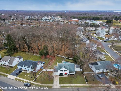 4 Hazel Pl, Hazlet, NJ 07730-2625