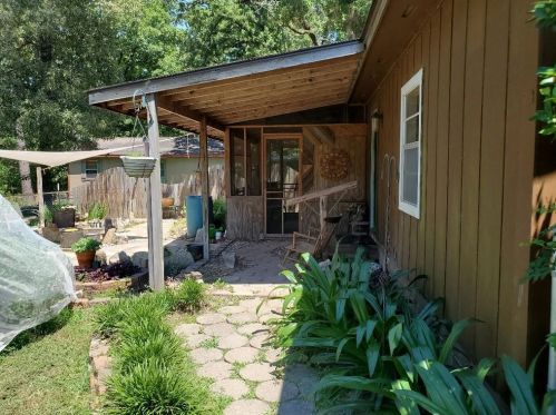168 Lakeland Rd, Huntsville, TX 77320-7606
