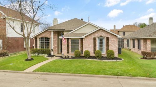 2117 Carnation Ct, Garland TX 75040-2805 exterior