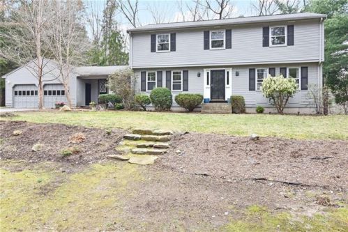 10 Cardinal Ln, Warwick, RI 02818-1304
