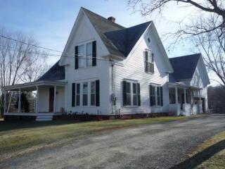 58 Elm St, Lancaster, NH 03584-3121