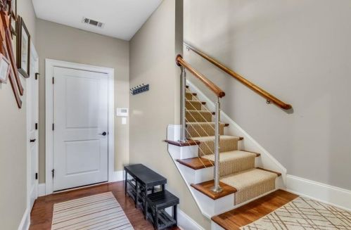 3639 Brookleigh Ln, Atlanta GA  30319-2219 exterior