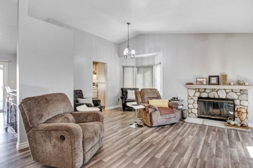 9400 Strathmore Ln, Riverside, CA 92509-0940