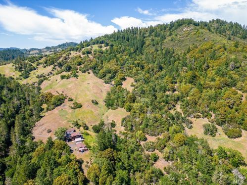 4242 Canyon Rd, Willits, CA 95490-9735