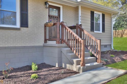 976 Pinehurst Dr, Smyrna GA  30080-4225 exterior