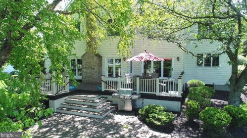 19 Walker Dr, Princeton NJ 08540-2324 exterior