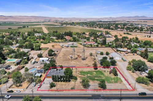 26097 Corral Hollow Rd, Tracy, CA 95376-9108