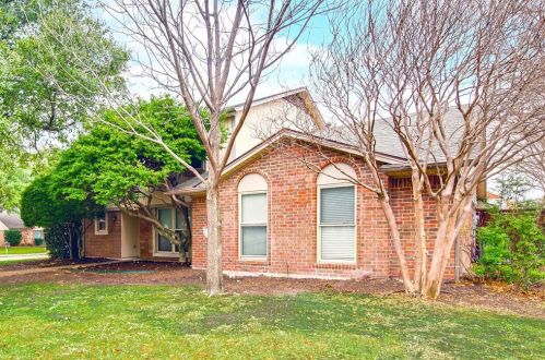 4044 Windy Crest Cir, Carrollton, TX 75007-1518