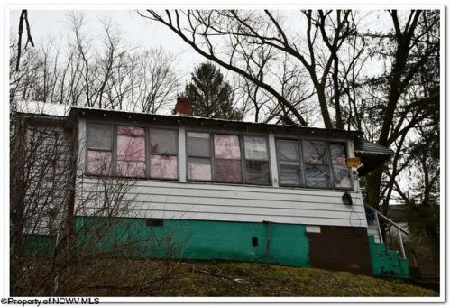 92 Water St, Industrial, WV 26426-1119