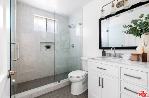 728 26th St, Santa Monica CA  90402-3150 exterior