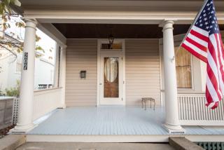 207 Church St, Staunton, VA 24401-4235