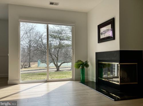 1 Brookline Ct, Princeton NJ  08540-1741 exterior