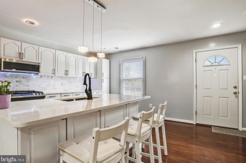 9270 Sprucewood Rd, Springfield VA  22015-3559 exterior