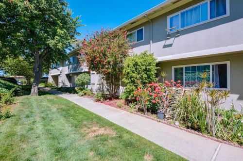 56 Hemlock Ct, Milpitas, CA 95035-5003