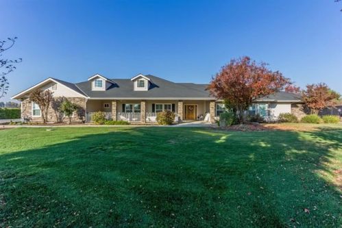 5186 Shockley Ave, Clovis, CA 93619-8736