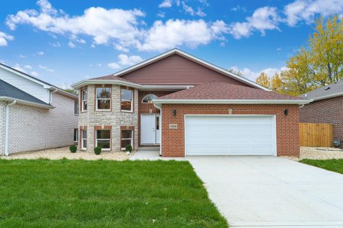 13539 Lawndale Ave, Robbins, IL 60472-1519