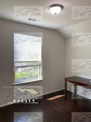 9353 Comanche Ridge Dr, Fort Worth TX  76131-3103 exterior
