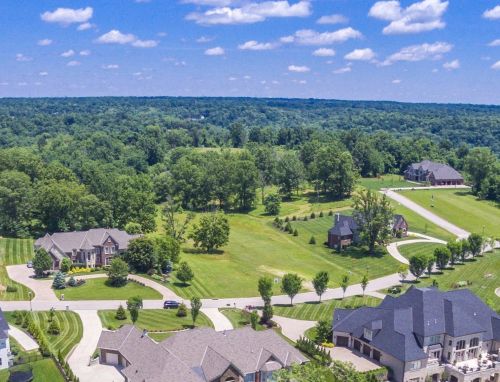 11 Ayers Rd, Cincinnati, OH 45255-3908