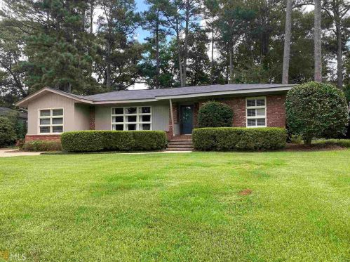 402 Ridgecrest Rd, Lagrange, GA 30240-2142