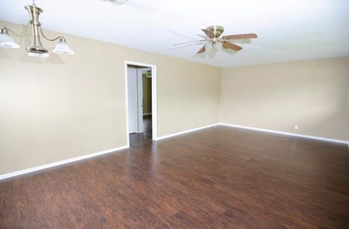 918 Cedar St, Angleton TX  77515-5707 exterior