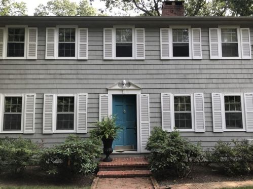 23 Oakwood Dr, Warwick, RI 02818-2632