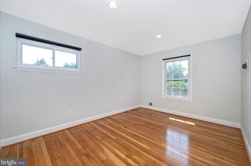 1306 Leister Dr, Silver Spring MD 20904-1547 exterior