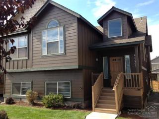 63207 Boyd Acres Rd, Bend, OR 97701-7990