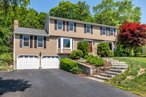 1980 Cutspring Rd, Stratford, CT 06614-1031