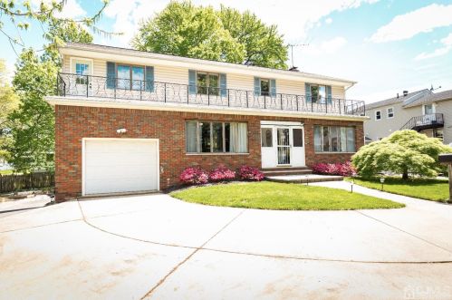 11 Webster Pl, Edison, NJ 08817-4621