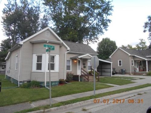 1103 Adams Ave, Charleston, IL 61920-1638