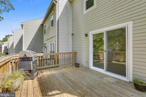 145 Kinsman View Cir, Silver Spring MD 20901-1600 exterior