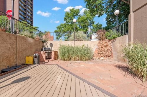 2 Adams St, Denver CO  80206-5724 exterior