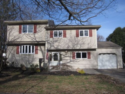 43 Mitchell Rd, Hackettstown, NJ 07840-2328