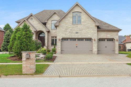 12880 Mayfair Dr, Lemont, IL 60439-4683