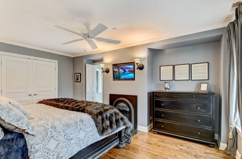 137 Oxford Ave, Willowbrook IL  60514-1151 exterior