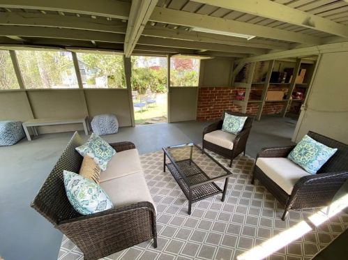 2106 Belvedere Dr, Atlanta GA  30318-1704 exterior