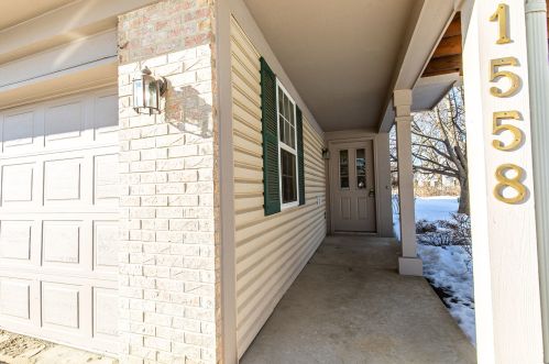 1558 Auburn Ln, Gurnee, IL 60031-5246
