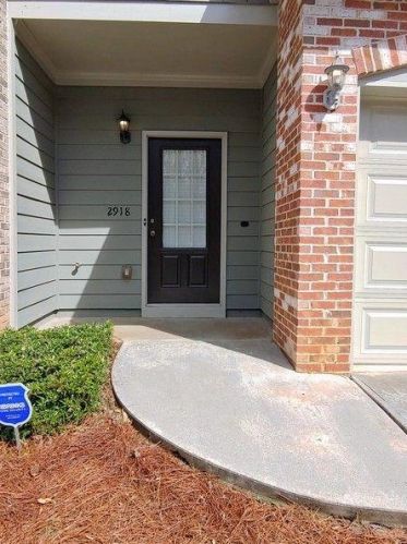 2918 Ashlyn Pointe Dr, Atlanta GA  30340-2258 exterior