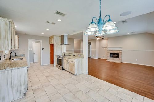 1717 Ryanfeld Dr, Midlothian TX  76063-5962 exterior