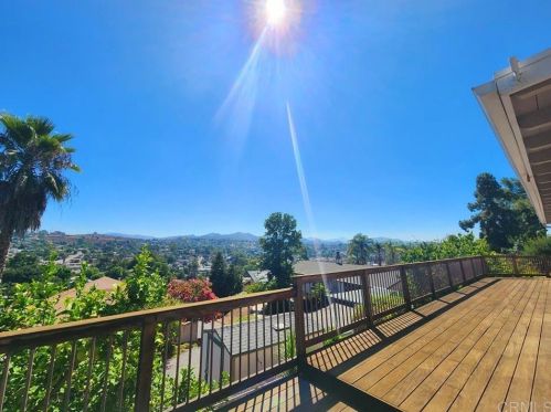 8242 Sunset Rd, Lakeside, CA 92040-5648