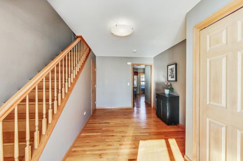 202 Julie Ln, Pingree Grove, IL 60140-8379