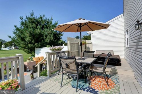 16 Brian Dr, Carlisle, PA 17015-4300