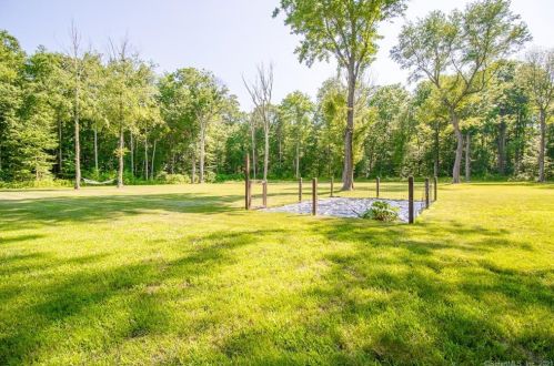 20 Stagecoach Rd, Exeter CT  06249-1647 exterior