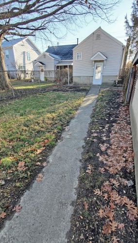 121 Forrer St, Cincinnati OH 45215-3049 exterior