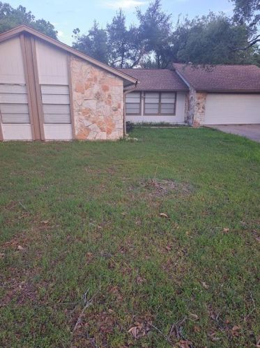 11801 Broad Oaks Dr, Austin TX  78759-3715 exterior