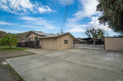 9476 Los Coches Rd, Lakeside, CA 92040-4643